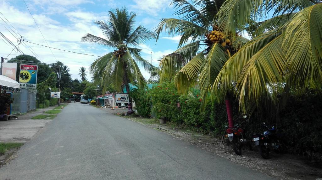 Blue Sunshine Hostel Uvita Exterior photo
